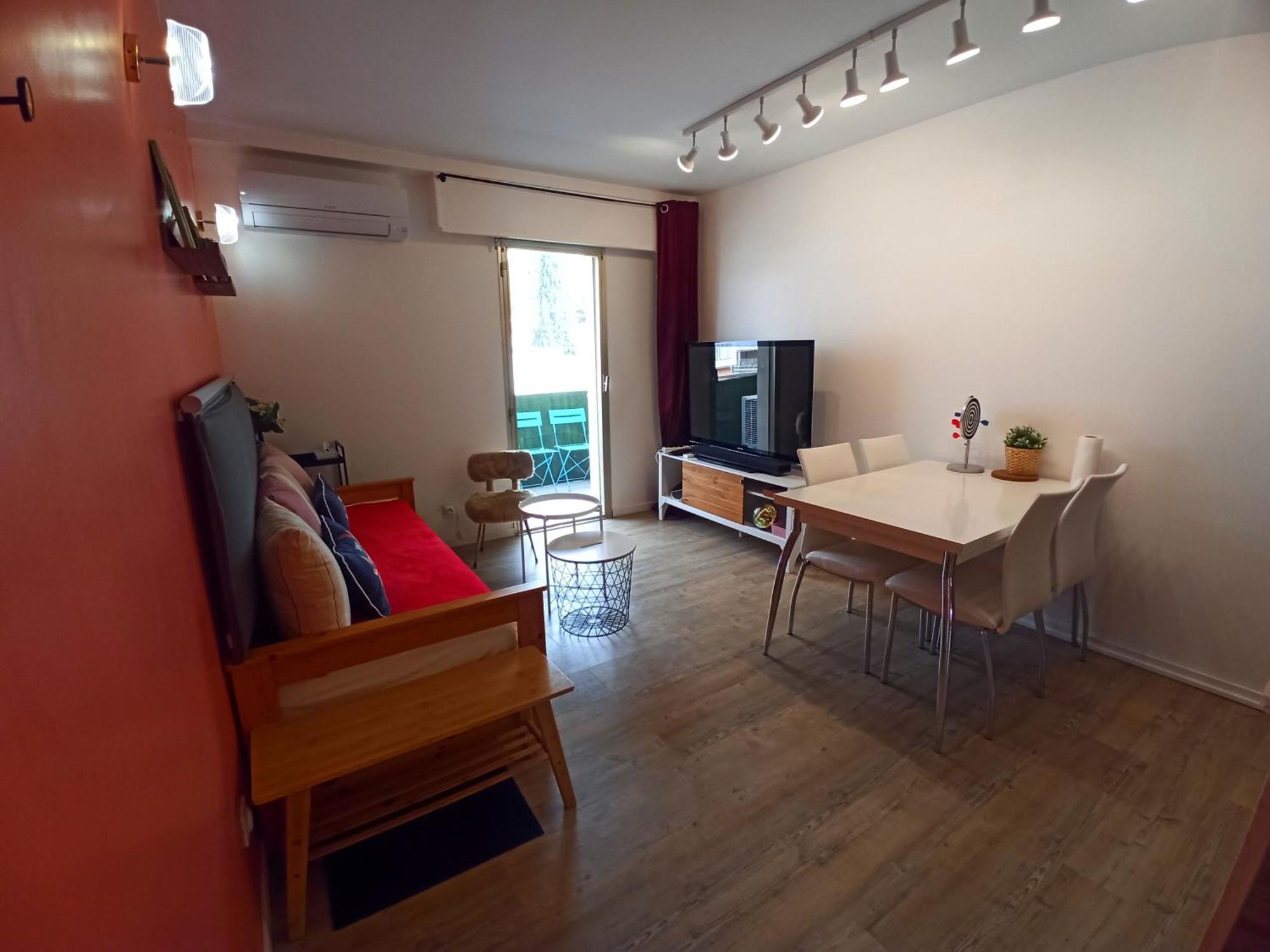 5 Pers, 2 Chambres, Terrasse, Climatisation, Parking Inclus Apartment