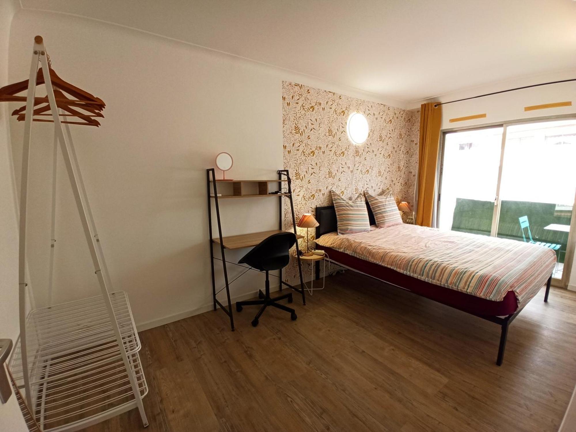 Apartment 5 Pers, 2 Chambres, Terrasse, Climatisation, Parking Inclus *